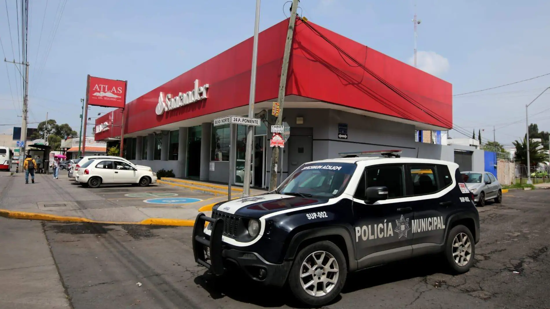 Hombre solitario asalta banco de Plaza San Pedro